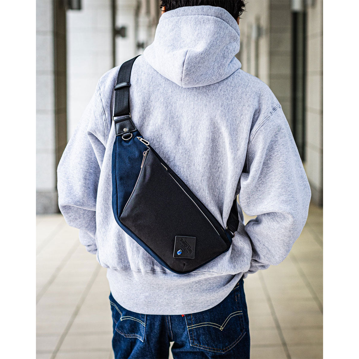 Traverse Sling Pack